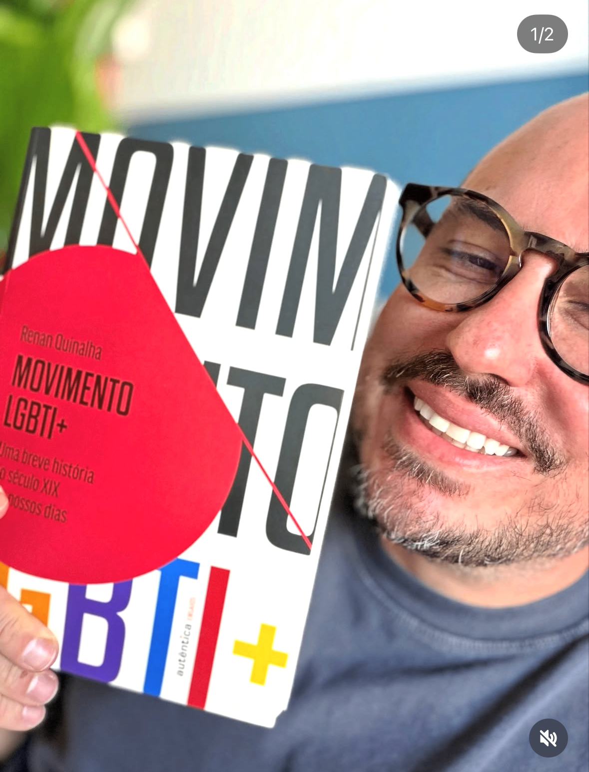 Hoje é dia da Parada do Orgulho LGBT+ em @saopaulo. E, olhando para tudo o que essa data, e este mês representa, é certo que este movimento #Pride nunca foi apenas sobre uma celebração. Ele existe porque, durante muito tempo, muitas pessoas precisaram lutar pelo direito mais básico que existe: o direito de existir. Existir sem medo. Existir sem precisar se esconder. Existir sem precisar se desculpar por quem se é. 💚🏳️🌈